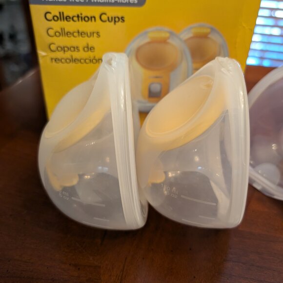 Medela Hands Free Collection Cup Set - Picture 3 of 4